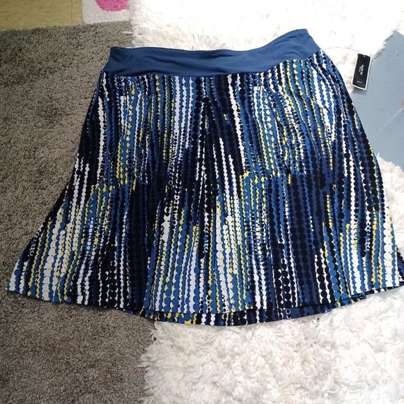 Alfani, Pull-on Midi Skirt. SIZE:3X, Blue/Black/White Multi Colors - Picture 9 of 12